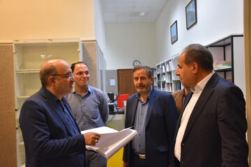 بازدید مدیرکل آموزش و پرورش از کتابخانه مرکزی