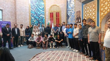 بازدید سر مربی تیم فرهنگی ورزشی خیبر خرم آباد از کتابخانه مرکزی خرم آباد