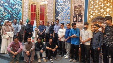 بازدید سر مربی تیم فرهنگی ورزشی خیبر خرم آباد از کتابخانه مرکزی خرم آباد