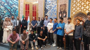 بازدید سر مربی تیم فرهنگی ورزشی خیبر خرم آباد از کتابخانه مرکزی خرم آباد
