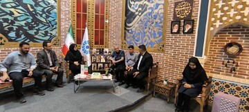 بازدید سر مربی تیم فرهنگی ورزشی خیبر خرم آباد از کتابخانه مرکزی خرم آباد