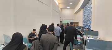 بازدید سر مربی تیم فرهنگی ورزشی خیبر خرم آباد از کتابخانه مرکزی خرم آباد