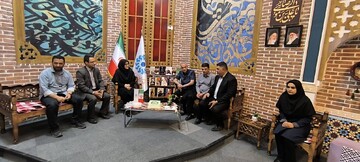 بازدید سر مربی تیم فرهنگی ورزشی خیبر خرم آباد از کتابخانه مرکزی خرم آباد