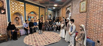 بازدید سر مربی تیم فرهنگی ورزشی خیبر خرم آباد از کتابخانه مرکزی خرم آباد