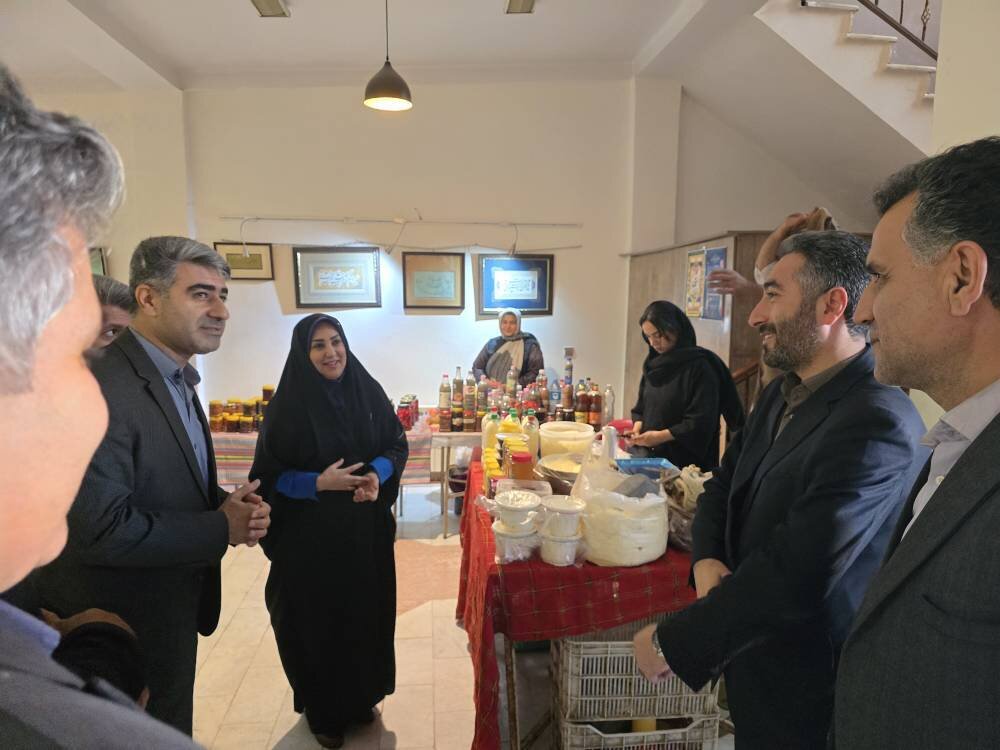 فلاح کردآبادی با اعضای ستاد برگزاری لیگ دانایی در جویبار دیدار کرد