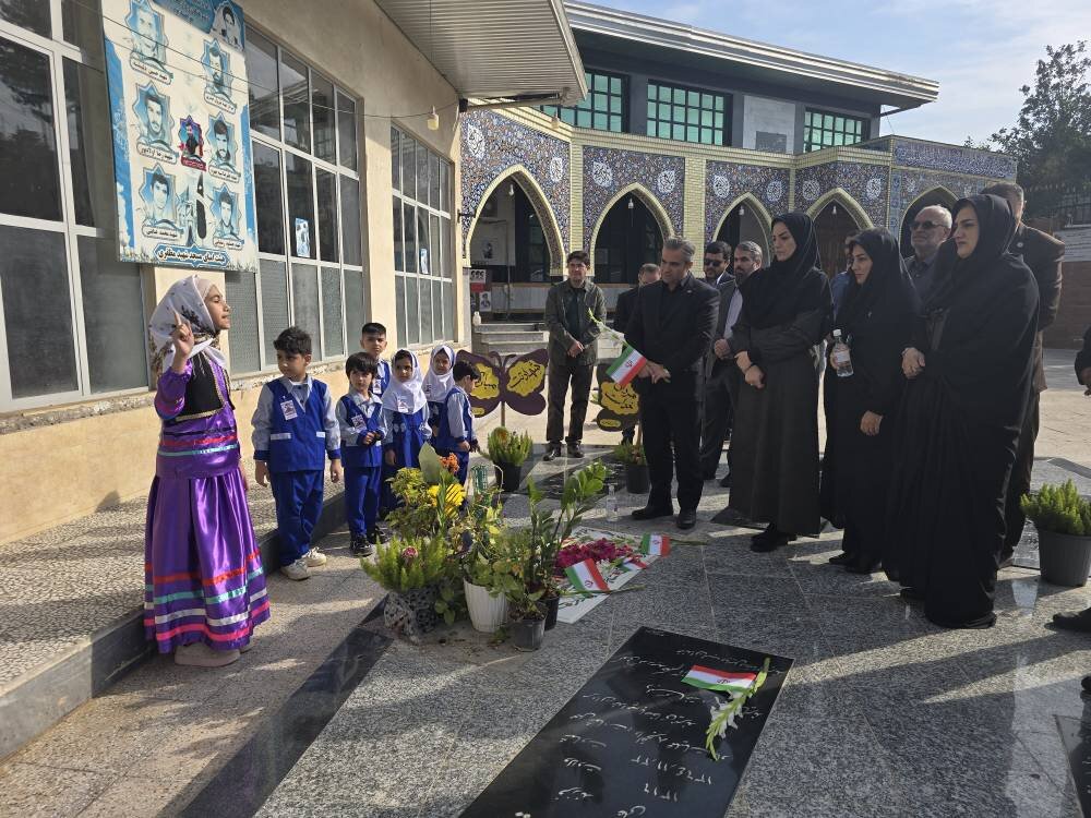 حضور دبیرکل نهاد در آیین غبارروبی و عطرافشانی یادمان شهدای قادیکلا بزرگ در قائم‌شهر