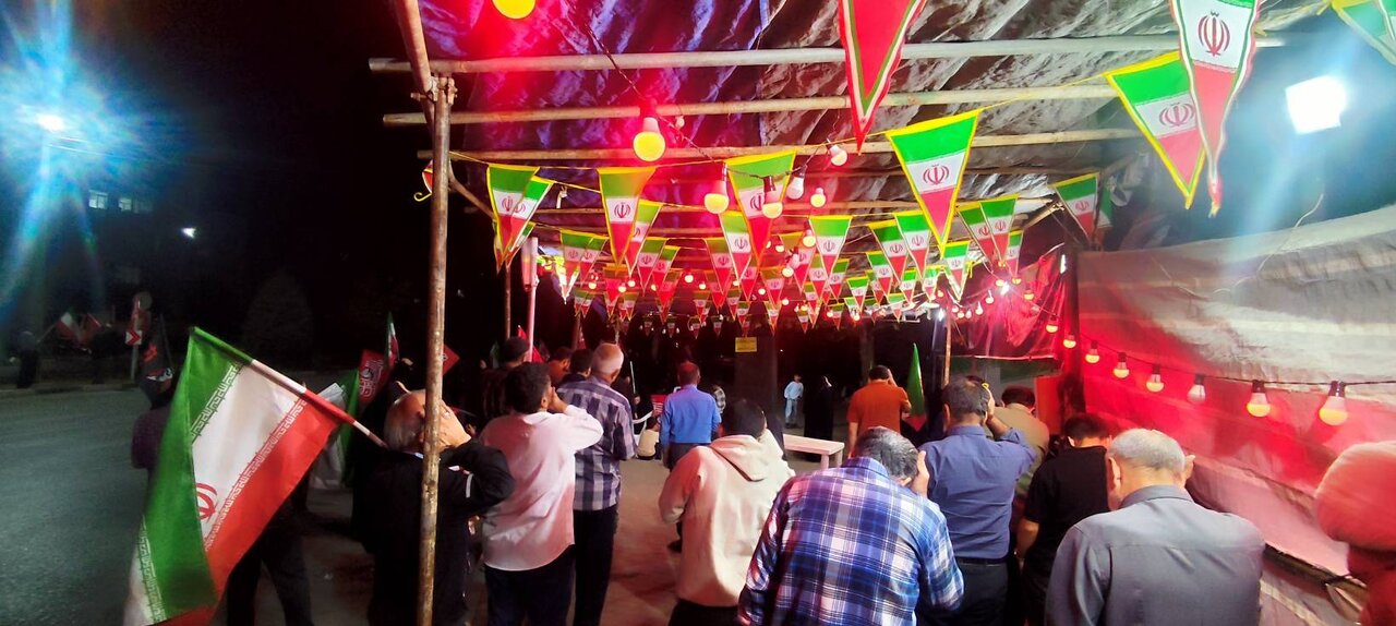 برپایی میز کتاب در موکب محله مینودر قزوین با هدف ترویج فرهنگ مطالعه